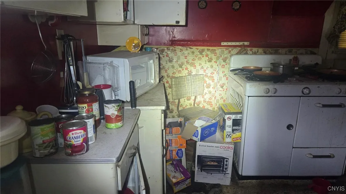 220 West Ellis Street, Dewitt, New York 13057, De Witt, New York 13057, 3 Bedrooms Bedrooms, 5 Rooms Rooms,1 BathroomBathrooms,Residential,For Sale,220 West Ellis Street, Dewitt, New York 13057,0,S1648520