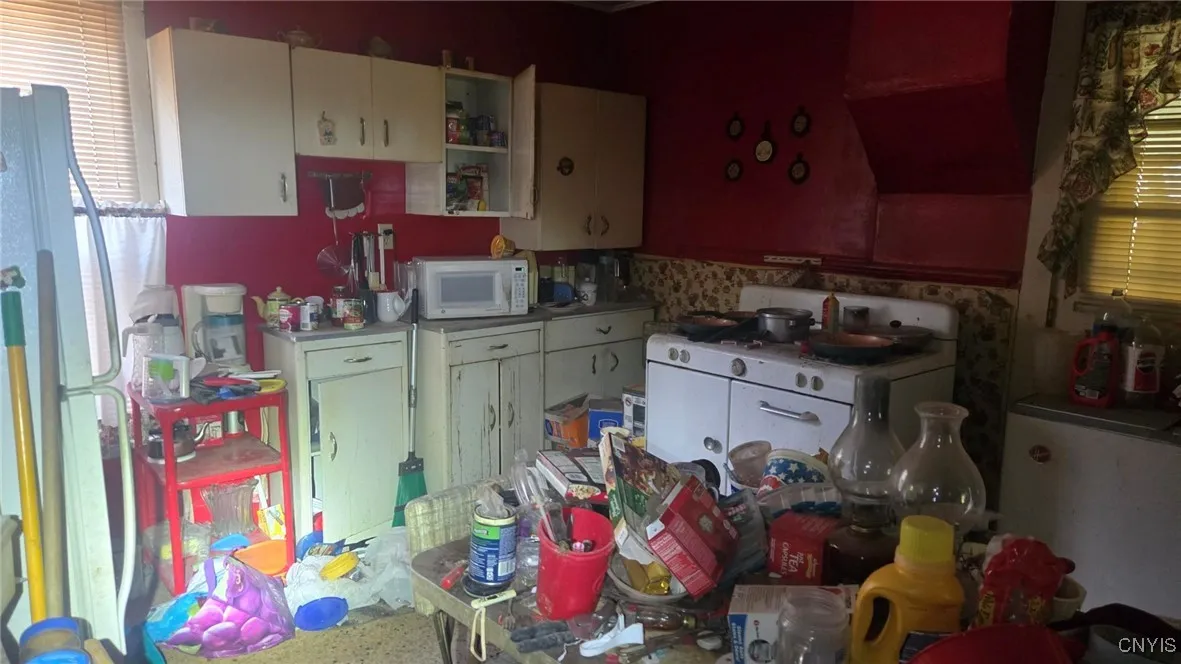 220 West Ellis Street, Dewitt, New York 13057, De Witt, New York 13057, 3 Bedrooms Bedrooms, 5 Rooms Rooms,1 BathroomBathrooms,Residential,For Sale,220 West Ellis Street, Dewitt, New York 13057,0,S1648520