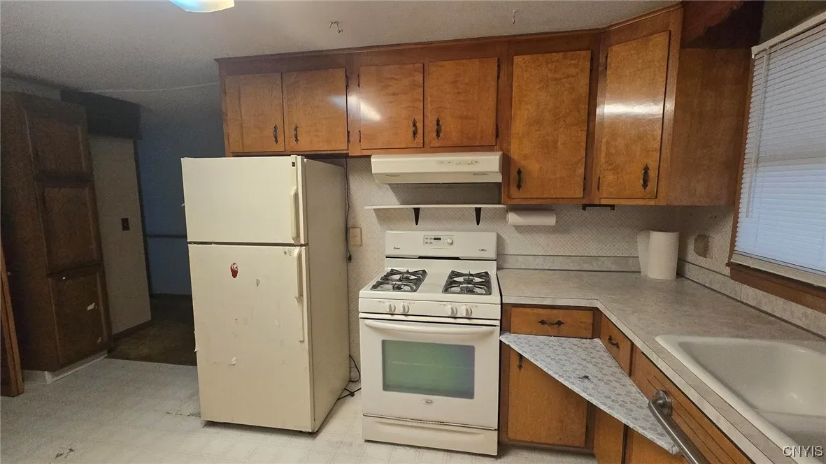 624 Breman Avenue, Salina, New York 13211, Salina, New York 13211, 3 Bedrooms Bedrooms, 6 Rooms Rooms,3 BathroomsBathrooms,Residential,For Sale,624 Breman Avenue, Salina, New York 13211,0,S1648365