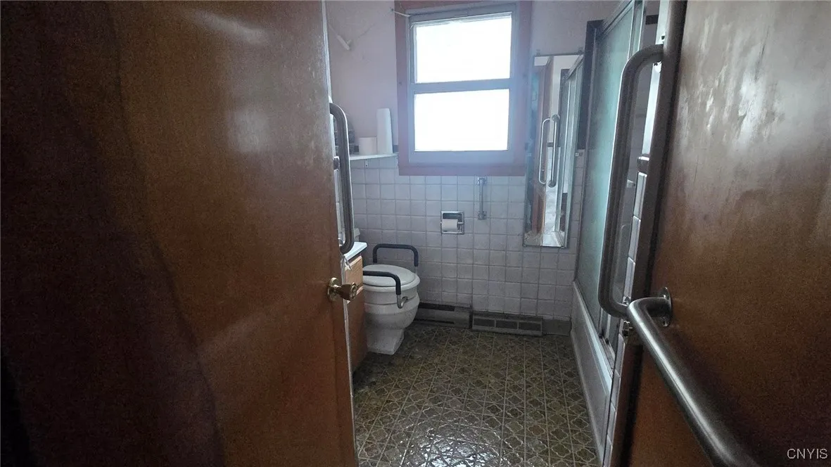 624 Breman Avenue, Salina, New York 13211, Salina, New York 13211, 3 Bedrooms Bedrooms, 6 Rooms Rooms,3 BathroomsBathrooms,Residential,For Sale,624 Breman Avenue, Salina, New York 13211,0,S1648365