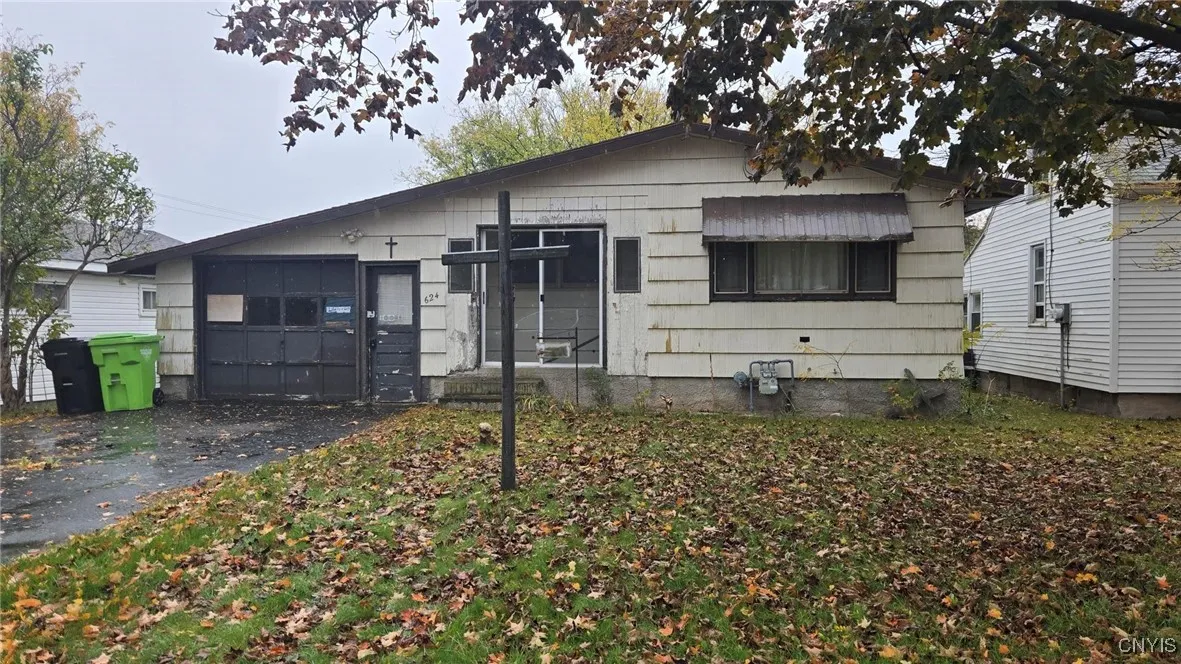 624 Breman Avenue, Salina, New York 13211, Salina, New York 13211, 3 Bedrooms Bedrooms, 6 Rooms Rooms,3 BathroomsBathrooms,Residential,For Sale,624 Breman Avenue, Salina, New York 13211,0,S1648365