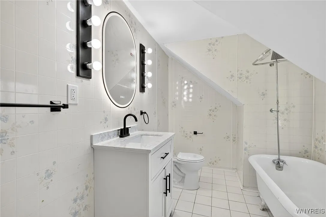 14 Thornton Avenue, Buffalo, New York 14215, Buffalo, New York 14215, 4 Bedrooms Bedrooms, 7 Rooms Rooms,2 BathroomsBathrooms,Residential,For Sale,14 Thornton Avenue, Buffalo, New York 14215,0,B1648244