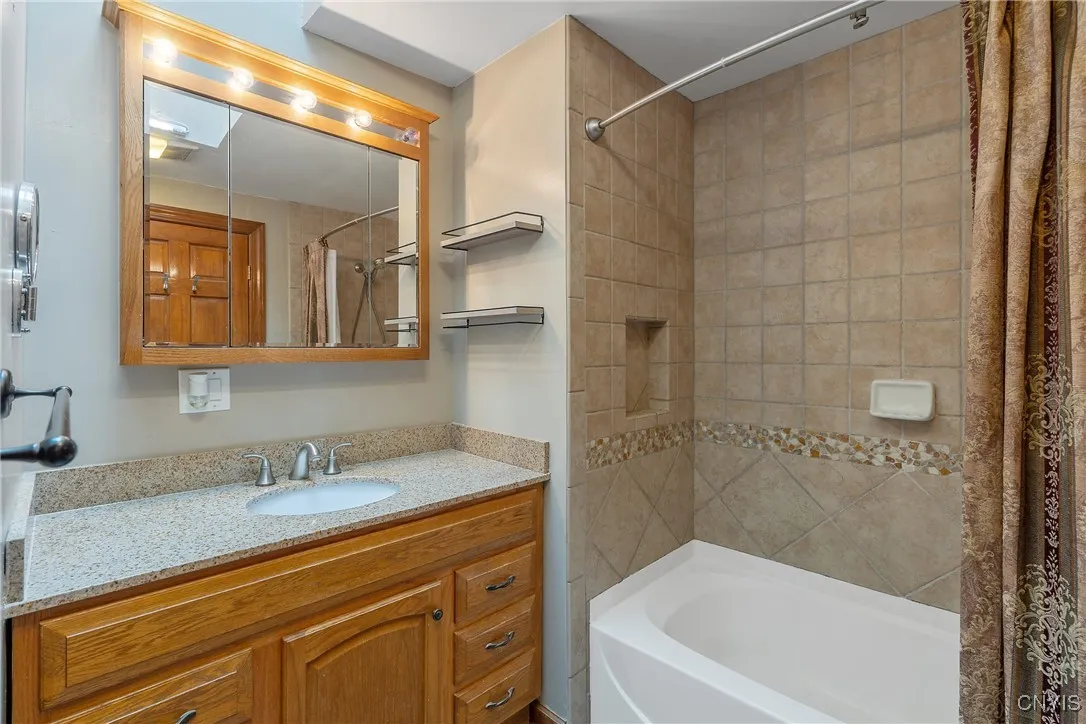 3354 B Hayes Road, Lysander, New York 13027, Lysander, New York 13027, 2 Bedrooms Bedrooms, 5 Rooms Rooms,2 BathroomsBathrooms,Residential Lease,For Rent,3354 B Hayes Road, Lysander, New York 13027,0,S1648573