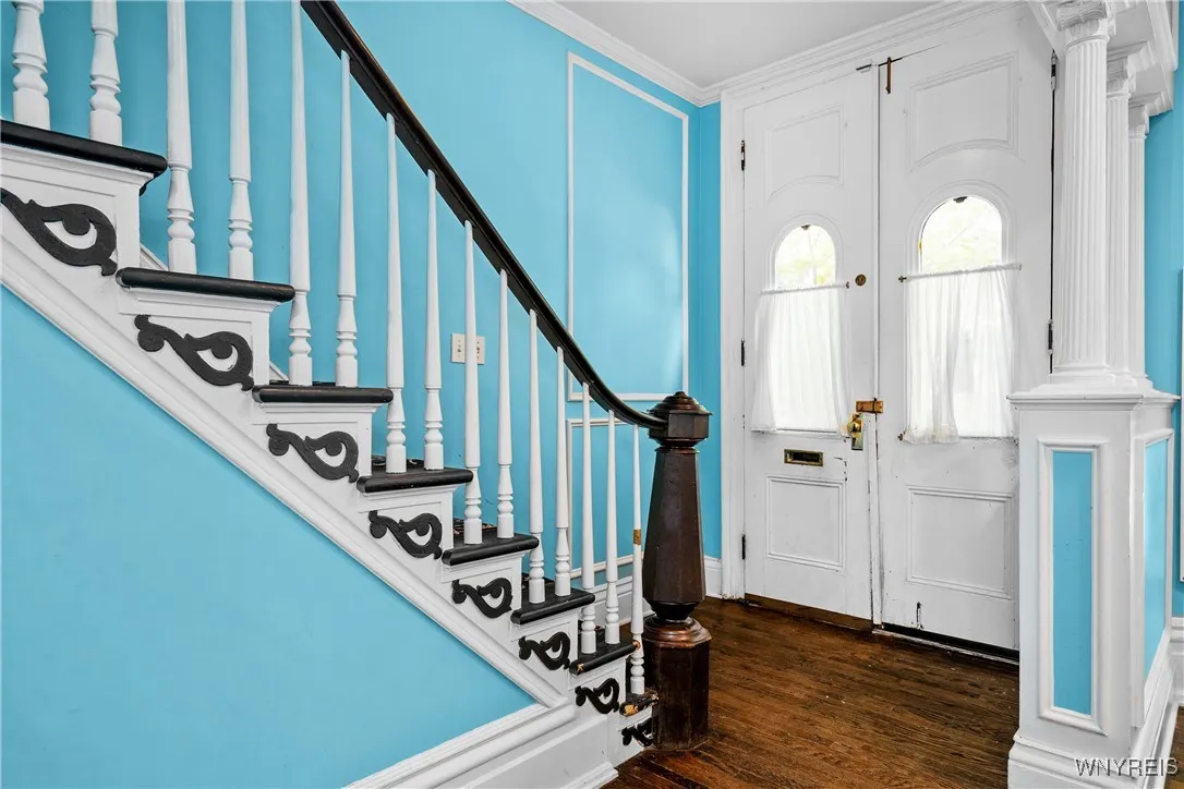 108 Park Street, Buffalo, New York 14201, Buffalo, New York 14201, 3 Bedrooms Bedrooms, 11 Rooms Rooms,2 BathroomsBathrooms,Residential Lease,For Rent,108 Park Street, Buffalo, New York 14201,0,B1648575