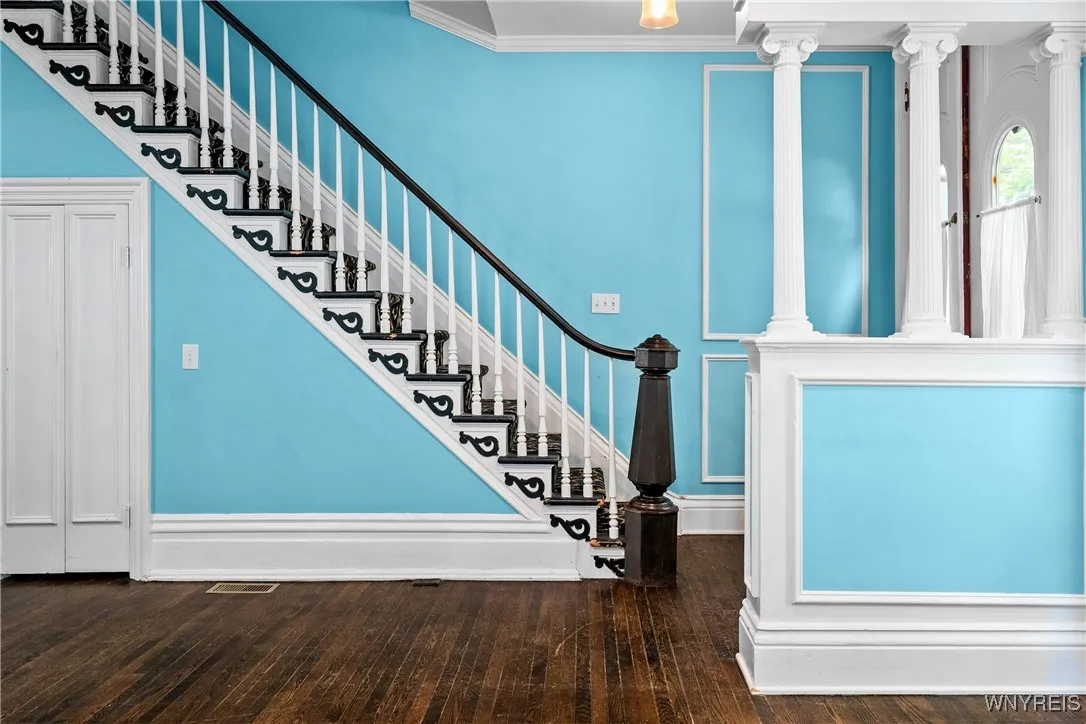 108 Park Street, Buffalo, New York 14201, Buffalo, New York 14201, 3 Bedrooms Bedrooms, 11 Rooms Rooms,2 BathroomsBathrooms,Residential Lease,For Rent,108 Park Street, Buffalo, New York 14201,0,B1648575