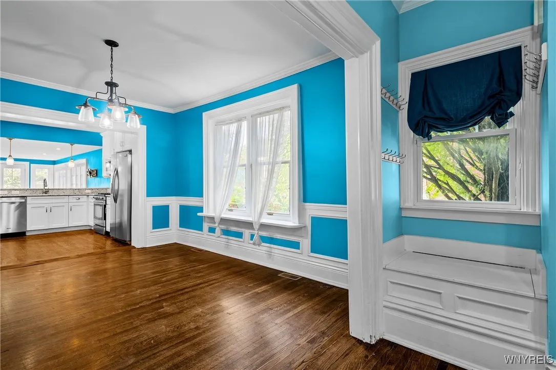 108 Park Street, Buffalo, New York 14201, Buffalo, New York 14201, 3 Bedrooms Bedrooms, 11 Rooms Rooms,2 BathroomsBathrooms,Residential Lease,For Rent,108 Park Street, Buffalo, New York 14201,0,B1648575