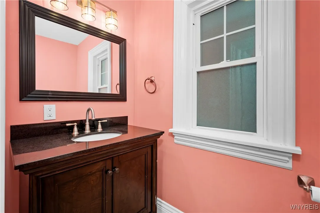 108 Park Street, Buffalo, New York 14201, Buffalo, New York 14201, 3 Bedrooms Bedrooms, 11 Rooms Rooms,2 BathroomsBathrooms,Residential Lease,For Rent,108 Park Street, Buffalo, New York 14201,0,B1648575