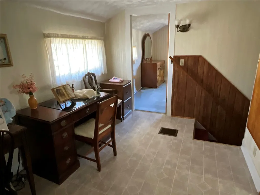 Landing area on 2nd floor