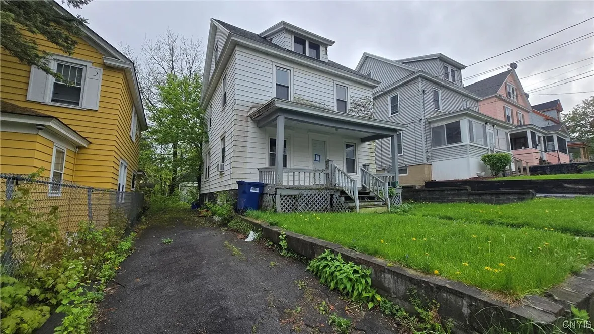 303 Marguerite Avenue, Syracuse, New York 13207, Syracuse, New York 13207, 3 Bedrooms Bedrooms, 5 Rooms Rooms,1 BathroomBathrooms,Residential,For Sale,303 Marguerite Avenue, Syracuse, New York 13207,0,S1648360