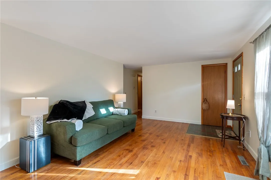 86 Maple Street, Lyons, New York 14489, Lyons, New York 14489, 2 Bedrooms Bedrooms, 5 Rooms Rooms,1 BathroomBathrooms,Residential,For Sale,86 Maple Street, Lyons, New York 14489,0,R1648288