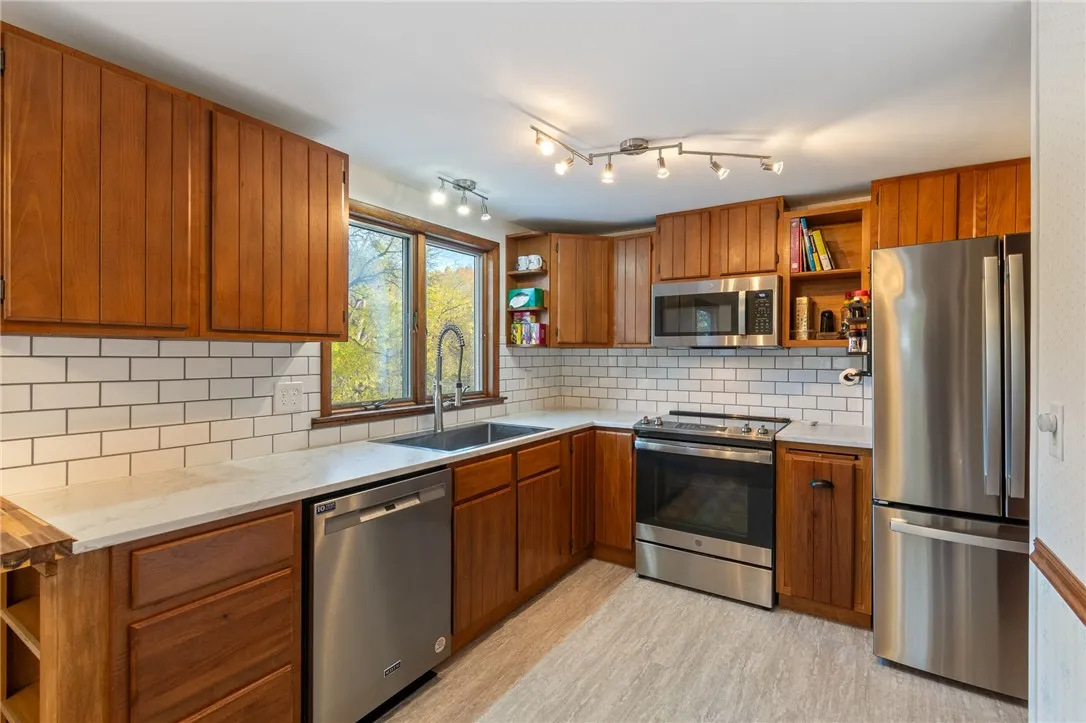 86 Maple Street, Lyons, New York 14489, Lyons, New York 14489, 2 Bedrooms Bedrooms, 5 Rooms Rooms,1 BathroomBathrooms,Residential,For Sale,86 Maple Street, Lyons, New York 14489,0,R1648288