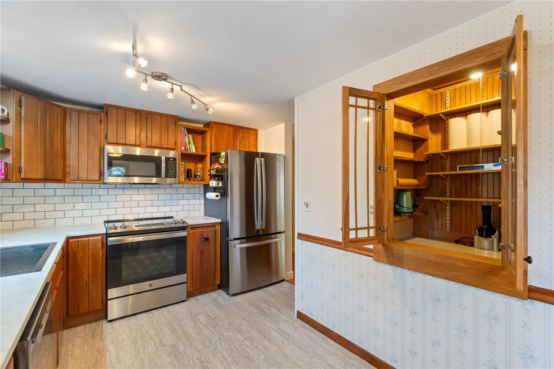 86 Maple Street, Lyons, New York 14489, Lyons, New York 14489, 2 Bedrooms Bedrooms, 5 Rooms Rooms,1 BathroomBathrooms,Residential,For Sale,86 Maple Street, Lyons, New York 14489,0,R1648288