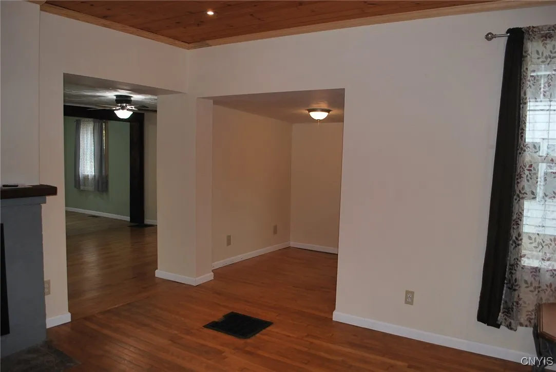 99 Lincoln Avenue, Mexico, New York 13114, Mexico, New York 13114, 2 Bedrooms Bedrooms, 6 Rooms Rooms,1 BathroomBathrooms,Residential,For Sale,99 Lincoln Avenue, Mexico, New York 13114,0,S1648598