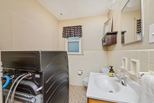 1482 Jay Street, Rochester, New York 14611, Rochester, New York 14611, 3 Bedrooms Bedrooms, 5 Rooms Rooms,1 BathroomBathrooms,Residential,For Sale,1482 Jay Street, Rochester, New York 14611,0,R1648396