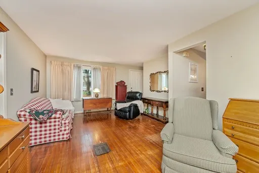 1482 Jay Street, Rochester, New York 14611, Rochester, New York 14611, 3 Bedrooms Bedrooms, 5 Rooms Rooms,1 BathroomBathrooms,Residential,For Sale,1482 Jay Street, Rochester, New York 14611,0,R1648396