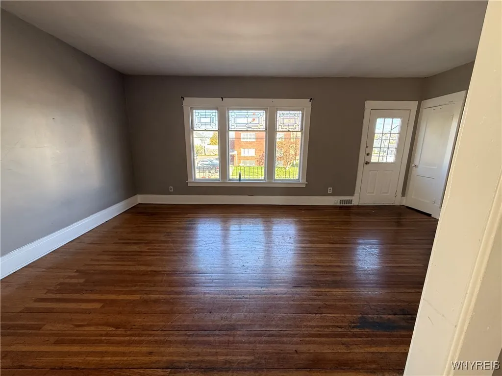 411 Minnesota Avenue, Buffalo, New York 14215, Buffalo, New York 14215, 6 Bedrooms Bedrooms, ,2 BathroomsBathrooms,Residential,For Sale,411 Minnesota Avenue, Buffalo, New York 14215,0,B1647221