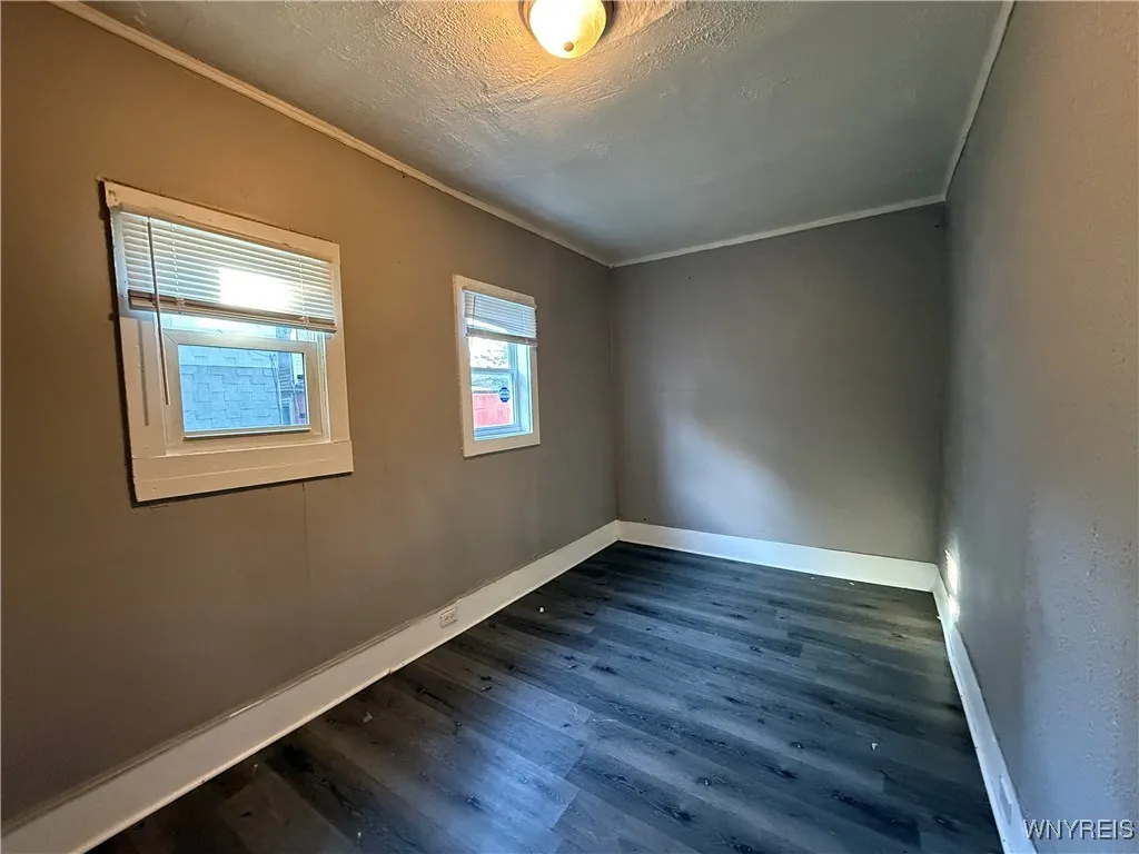 10 Garner Avenue, Buffalo, New York 14213, Buffalo, New York 14213, 8 Bedrooms Bedrooms, ,3 BathroomsBathrooms,Residential,For Sale,10 Garner Avenue, Buffalo, New York 14213,0,B1648528