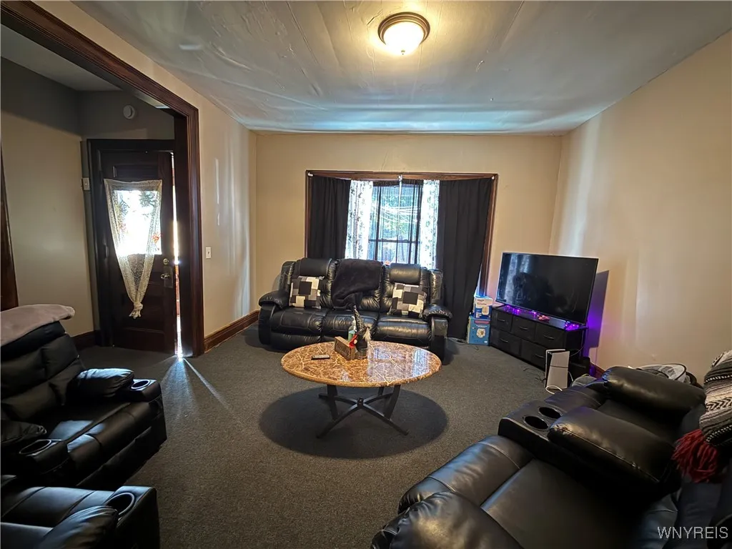 10 Garner Avenue, Buffalo, New York 14213, Buffalo, New York 14213, 8 Bedrooms Bedrooms, ,3 BathroomsBathrooms,Residential,For Sale,10 Garner Avenue, Buffalo, New York 14213,0,B1648528