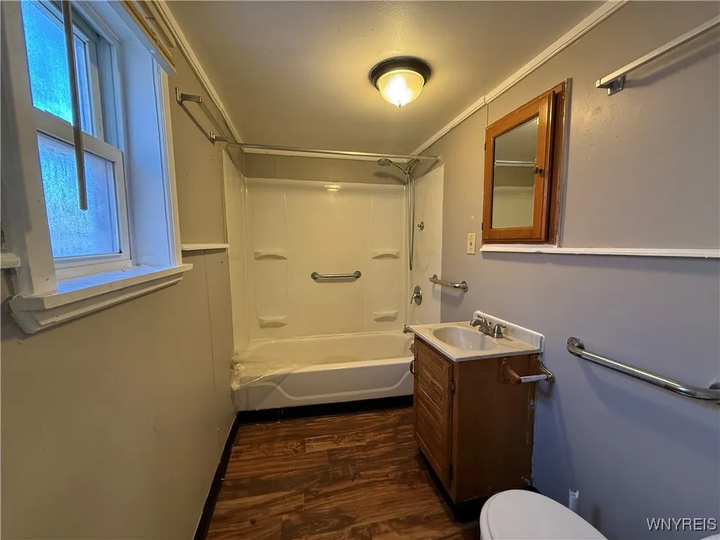 10 Garner Avenue, Buffalo, New York 14213, Buffalo, New York 14213, 8 Bedrooms Bedrooms, ,3 BathroomsBathrooms,Residential,For Sale,10 Garner Avenue, Buffalo, New York 14213,0,B1648528