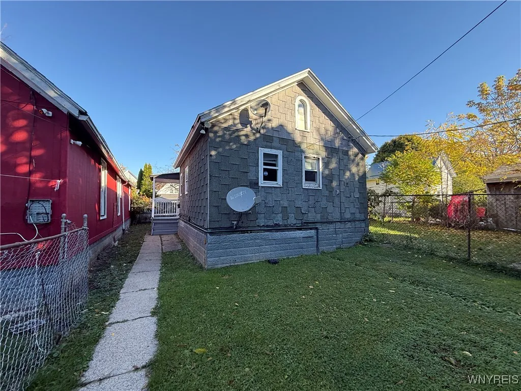 10 Garner Avenue, Buffalo, New York 14213, Buffalo, New York 14213, 8 Bedrooms Bedrooms, ,3 BathroomsBathrooms,Residential,For Sale,10 Garner Avenue, Buffalo, New York 14213,0,B1648528