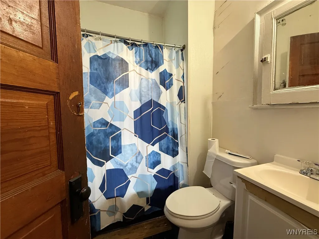 10 Garner Avenue, Buffalo, New York 14213, Buffalo, New York 14213, 8 Bedrooms Bedrooms, ,3 BathroomsBathrooms,Residential,For Sale,10 Garner Avenue, Buffalo, New York 14213,0,B1648528