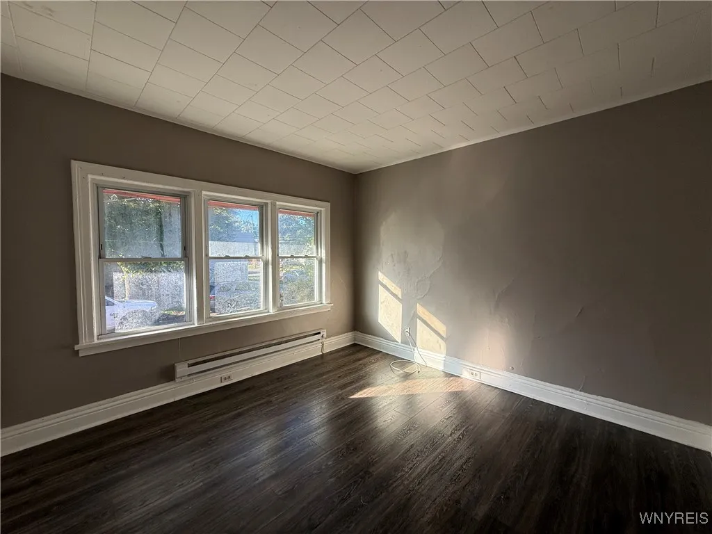 8 Garner Avenue, Buffalo, New York 14213, Buffalo, New York 14213, 8 Bedrooms Bedrooms, ,3 BathroomsBathrooms,Residential,For Sale,8 Garner Avenue, Buffalo, New York 14213,0,B1648536