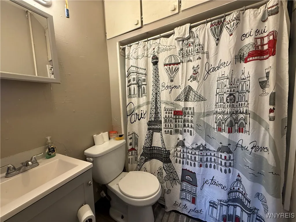 8 Garner Avenue, Buffalo, New York 14213, Buffalo, New York 14213, 8 Bedrooms Bedrooms, ,3 BathroomsBathrooms,Residential,For Sale,8 Garner Avenue, Buffalo, New York 14213,0,B1648536