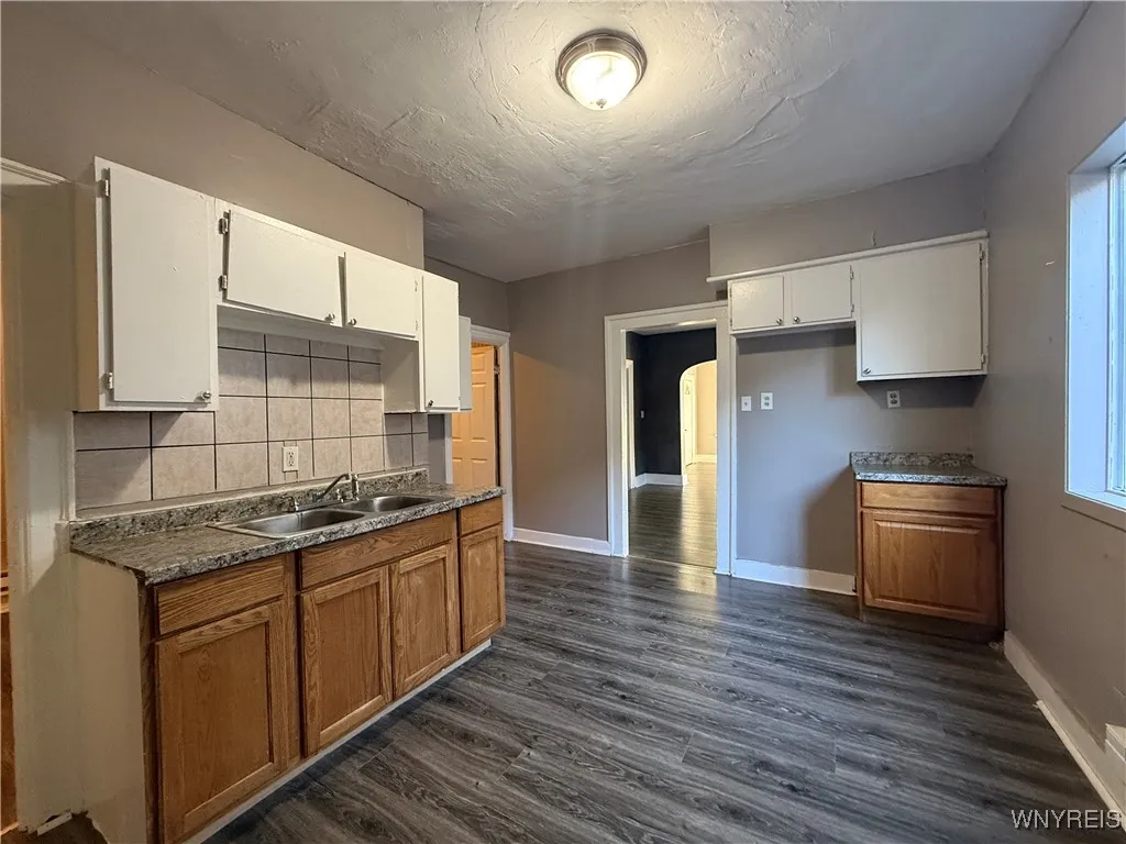 8 Garner Avenue, Buffalo, New York 14213, Buffalo, New York 14213, 8 Bedrooms Bedrooms, ,3 BathroomsBathrooms,Residential,For Sale,8 Garner Avenue, Buffalo, New York 14213,0,B1648536