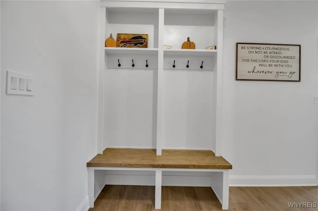 7049 Pine Lake Terrace, Pendleton, New York 14120, Pendleton, New York 14120, 3 Bedrooms Bedrooms, 9 Rooms Rooms,2 BathroomsBathrooms,Residential,For Sale,7049 Pine Lake Terrace, Pendleton, New York 14120,0,B1648514