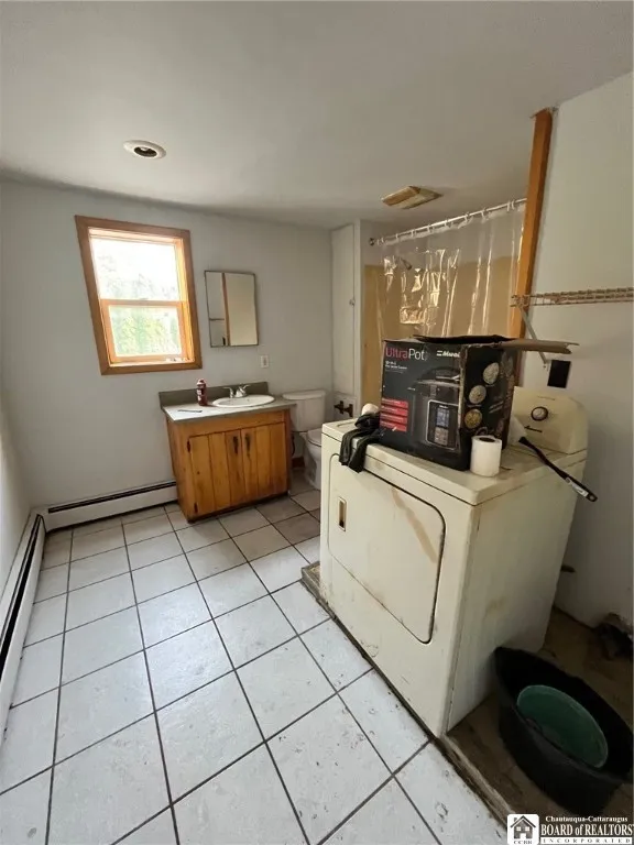 upper 3 bedroom unit
