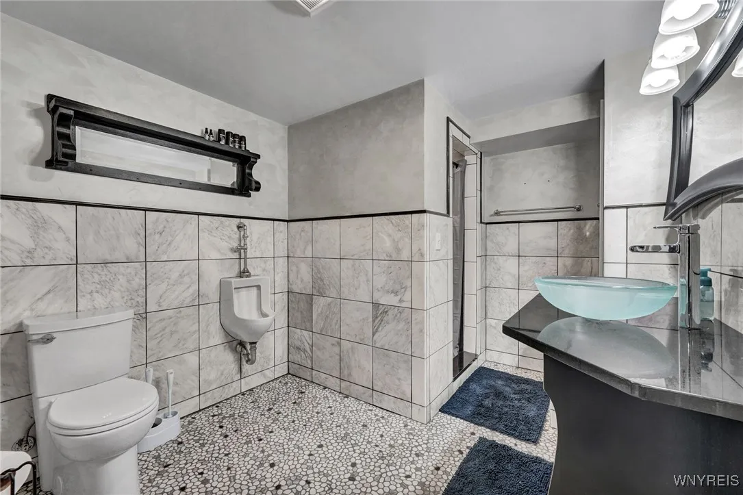 full bathroom basement