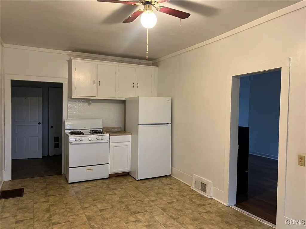 85 Bartlett Avenue 4, Cortland, New York 13045, Cortland, New York 13045, 1 Bedroom Bedrooms, 3 Rooms Rooms,1 BathroomBathrooms,Residential Lease,For Rent,85 Bartlett Avenue 4, Cortland, New York 13045,0,S1648631