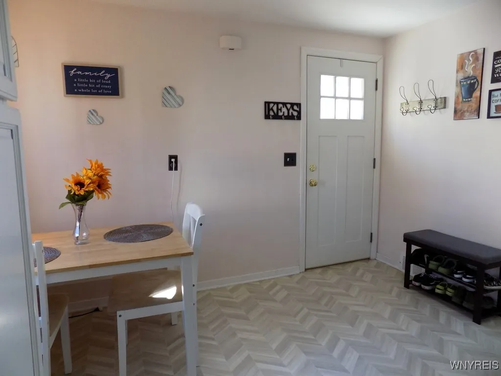 323 Kirkwood Drive, West Seneca, New York 14224, West Seneca, New York 14224, 3 Bedrooms Bedrooms, 5 Rooms Rooms,1 BathroomBathrooms,Residential,For Sale,323 Kirkwood Drive, West Seneca, New York 14224,0,B1648281