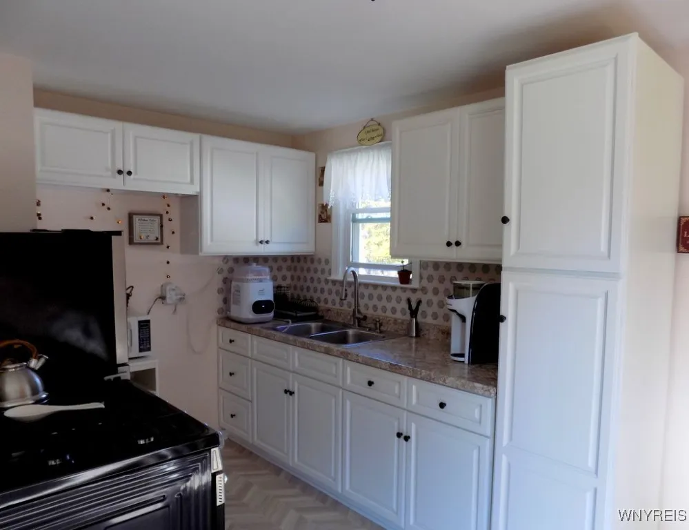 323 Kirkwood Drive, West Seneca, New York 14224, West Seneca, New York 14224, 3 Bedrooms Bedrooms, 5 Rooms Rooms,1 BathroomBathrooms,Residential,For Sale,323 Kirkwood Drive, West Seneca, New York 14224,0,B1648281