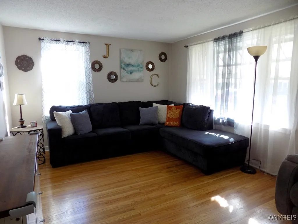 323 Kirkwood Drive, West Seneca, New York 14224, West Seneca, New York 14224, 3 Bedrooms Bedrooms, 5 Rooms Rooms,1 BathroomBathrooms,Residential,For Sale,323 Kirkwood Drive, West Seneca, New York 14224,0,B1648281