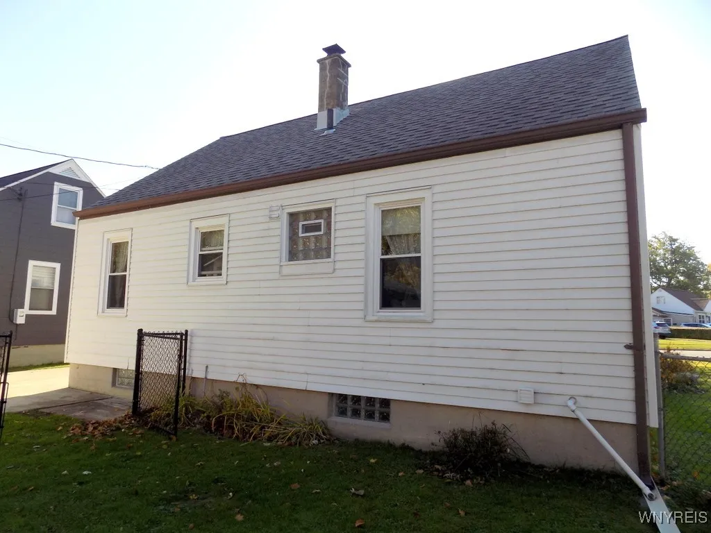 323 Kirkwood Drive, West Seneca, New York 14224, West Seneca, New York 14224, 3 Bedrooms Bedrooms, 5 Rooms Rooms,1 BathroomBathrooms,Residential,For Sale,323 Kirkwood Drive, West Seneca, New York 14224,0,B1648281