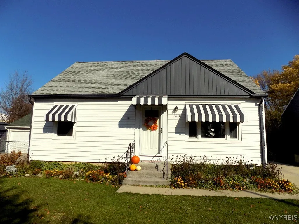 323 Kirkwood Drive, West Seneca, New York 14224, West Seneca, New York 14224, 3 Bedrooms Bedrooms, 5 Rooms Rooms,1 BathroomBathrooms,Residential,For Sale,323 Kirkwood Drive, West Seneca, New York 14224,0,B1648281
