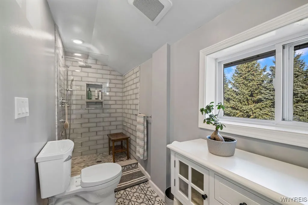 5621 Lockport Road, Niagara, New York 14305, Niagara, New York 14305, ,Commercial Lease,For Rent,5621 Lockport Road, Niagara, New York 14305,0,B1648660