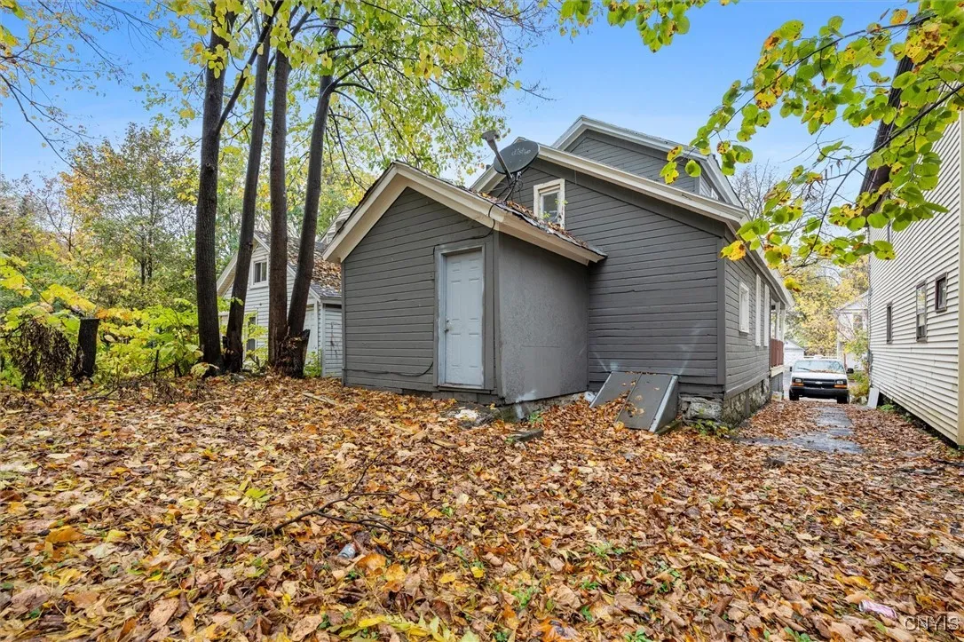 133 Lakeview Avenue, Syracuse, New York 13204, Syracuse, New York 13204, 5 Bedrooms Bedrooms, ,2 BathroomsBathrooms,Residential,For Sale,133 Lakeview Avenue, Syracuse, New York 13204,0,S1647943