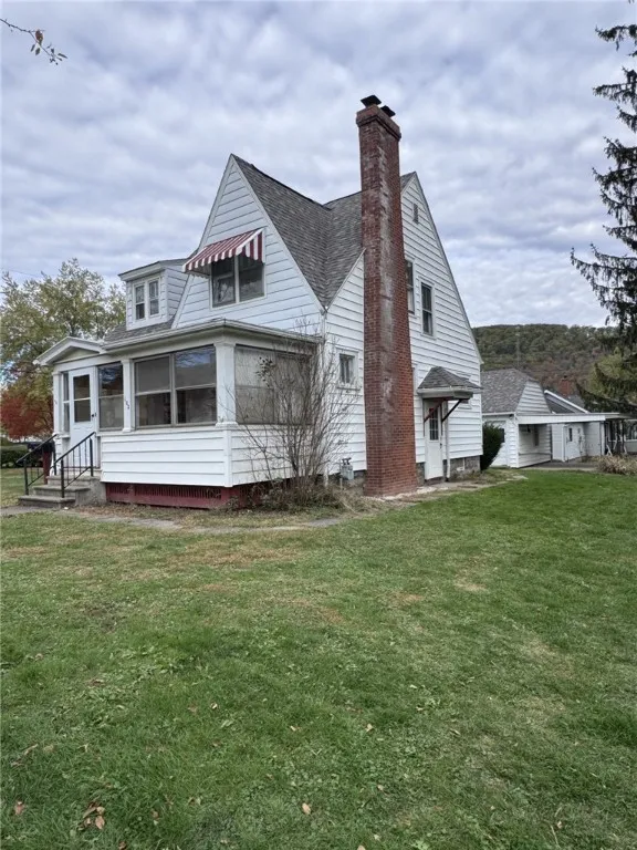 102 Bank Street, Smethport Boro, Pennsylvania 1674, Smethport Boro, Pennsylvania 16749, 3 Bedrooms Bedrooms, 8 Rooms Rooms,1 BathroomBathrooms,Residential,For Sale,102 Bank Street, Smethport Boro, Pennsylvania 1674,0,R1647941