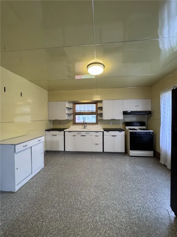 102 Bank Street, Smethport Boro, Pennsylvania 1674, Smethport Boro, Pennsylvania 16749, 3 Bedrooms Bedrooms, 8 Rooms Rooms,1 BathroomBathrooms,Residential,For Sale,102 Bank Street, Smethport Boro, Pennsylvania 1674,0,R1647941