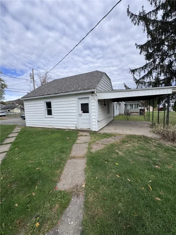 102 Bank Street, Smethport Boro, Pennsylvania 1674, Smethport Boro, Pennsylvania 16749, 3 Bedrooms Bedrooms, 8 Rooms Rooms,1 BathroomBathrooms,Residential,For Sale,102 Bank Street, Smethport Boro, Pennsylvania 1674,0,R1647941