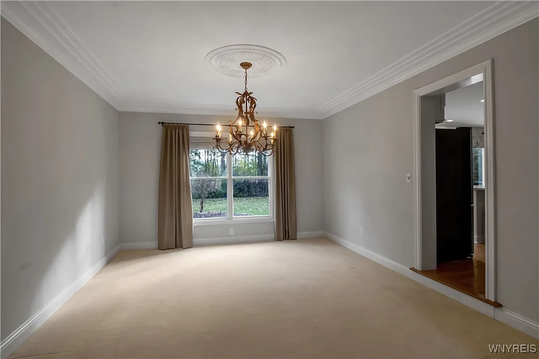 dining room w/kitchen entry