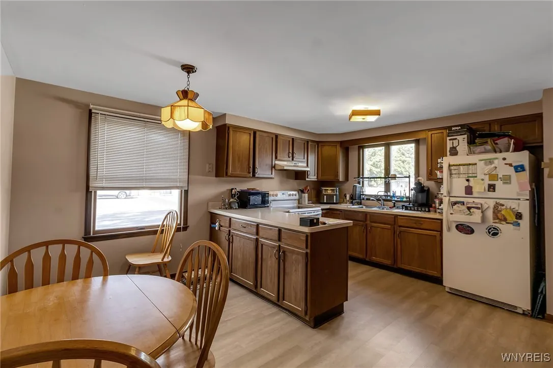 918 Remington Drive, North Tonawanda, New York 141, North Tonawanda, New York 14120, 4 Bedrooms Bedrooms, ,2 BathroomsBathrooms,Residential,For Sale,918 Remington Drive, North Tonawanda, New York 141,0,B1644057