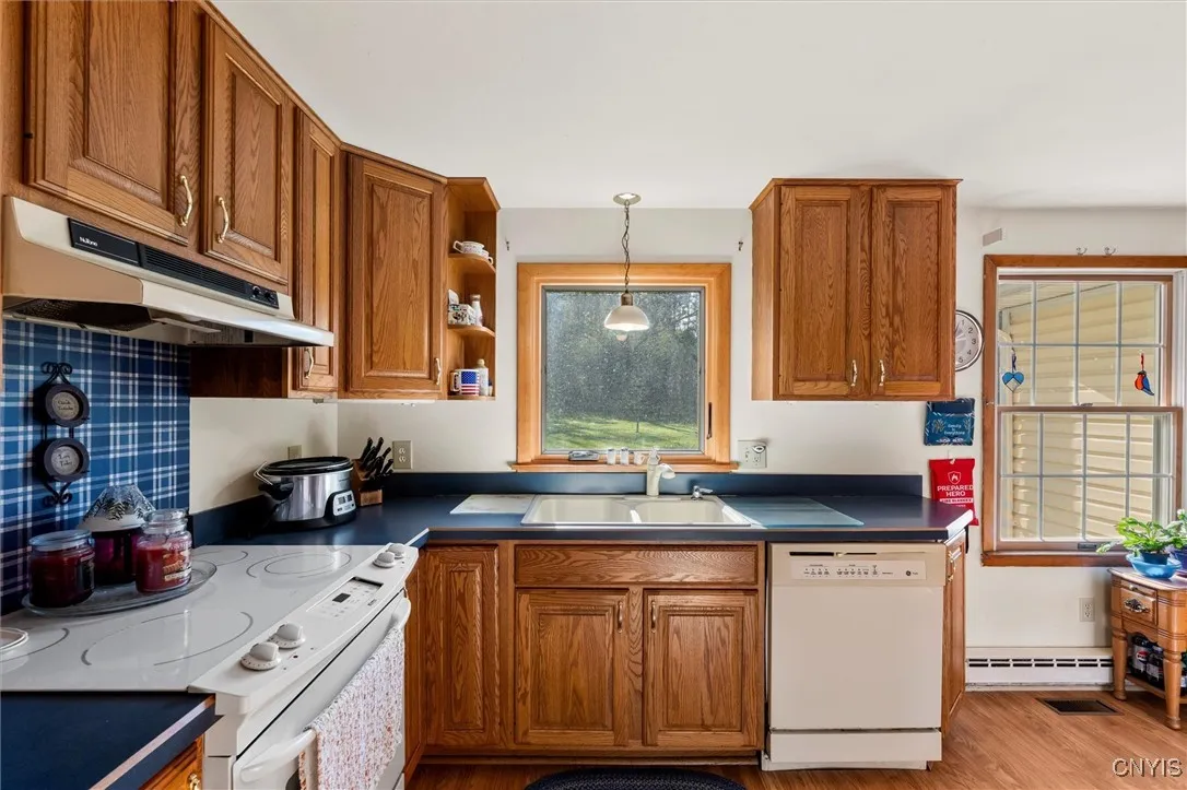 2790 Ross Drive, Brutus, New York 13166, Brutus, New York 13166, 4 Bedrooms Bedrooms, 10 Rooms Rooms,1 BathroomBathrooms,Residential,For Sale,2790 Ross Drive, Brutus, New York 13166,0,S1648584