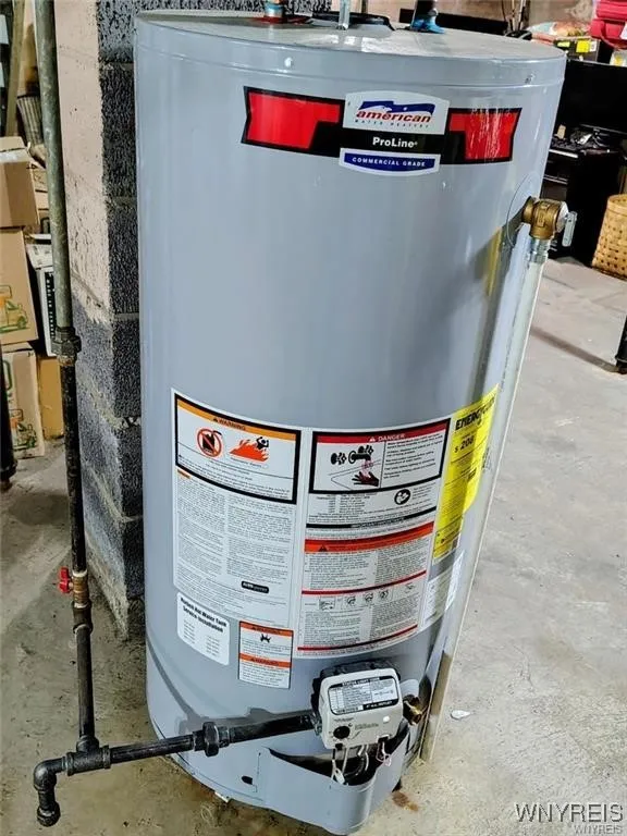 Hot water tank