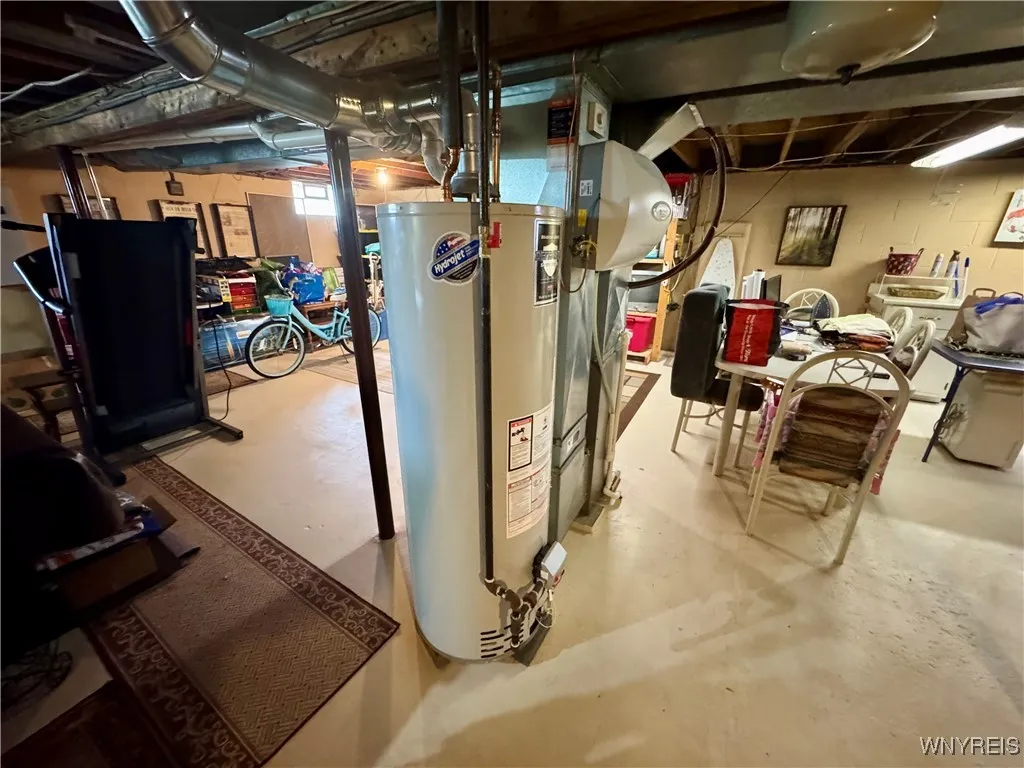 6160 Karen Avenue, Newfane, New York 14108, Newfane, New York 14108, 4 Bedrooms Bedrooms, 10 Rooms Rooms,1 BathroomBathrooms,Residential,For Sale,6160 Karen Avenue, Newfane, New York 14108,0,B1648678