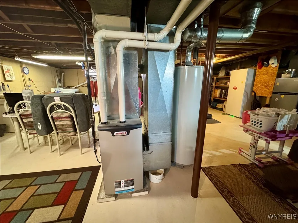 6160 Karen Avenue, Newfane, New York 14108, Newfane, New York 14108, 4 Bedrooms Bedrooms, 10 Rooms Rooms,1 BathroomBathrooms,Residential,For Sale,6160 Karen Avenue, Newfane, New York 14108,0,B1648678