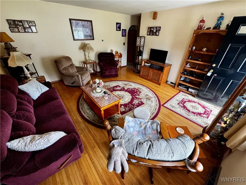 6160 Karen Avenue, Newfane, New York 14108, Newfane, New York 14108, 4 Bedrooms Bedrooms, 10 Rooms Rooms,1 BathroomBathrooms,Residential,For Sale,6160 Karen Avenue, Newfane, New York 14108,0,B1648678
