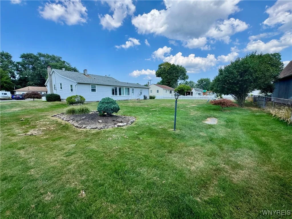 6160 Karen Avenue, Newfane, New York 14108, Newfane, New York 14108, 4 Bedrooms Bedrooms, 10 Rooms Rooms,1 BathroomBathrooms,Residential,For Sale,6160 Karen Avenue, Newfane, New York 14108,0,B1648678